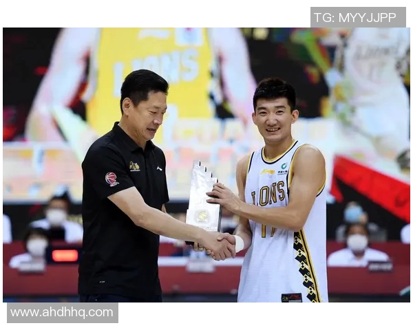 孙铭徽成为球队得分王，带领球队取得连胜